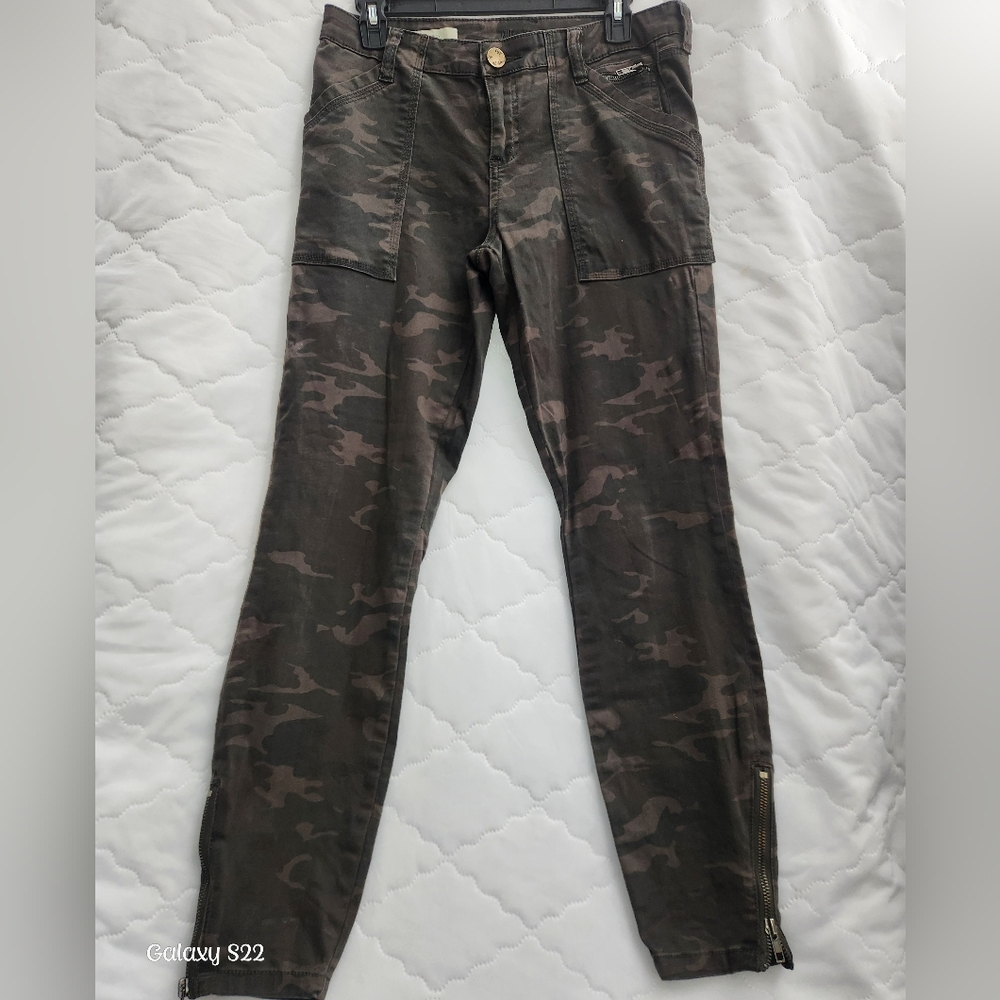 NWOT Kut from the Kloth Camouflage Skinny Jeans